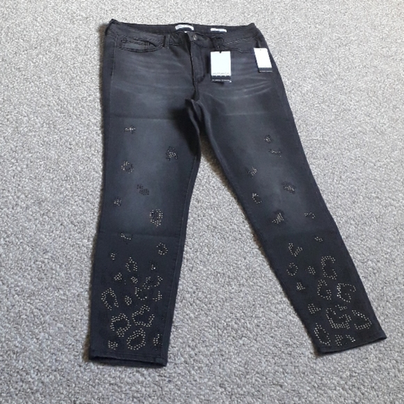 New Mid Rise Stretchy Ankle Jeans Pants. - Picture 2 of 8